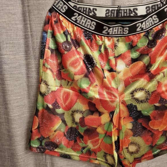 🍎 5 A Day Fruit Photo Print Mesh Gym Shorts 🍎 - Picture 3 of 10